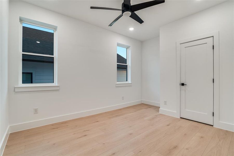 Spacious, unfurnished interior of a new home in , Dallas (Image 18).