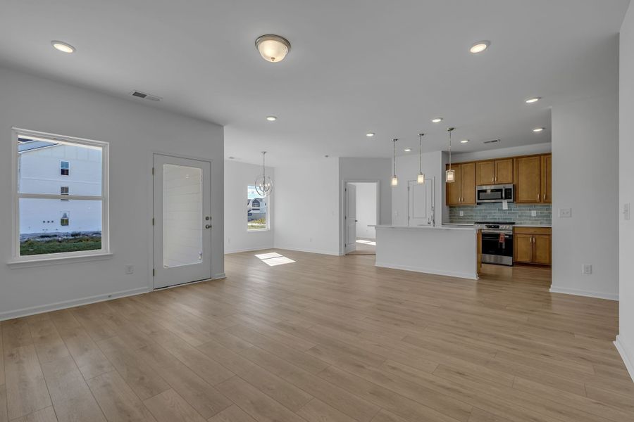 Spacious, unfurnished interior of a new home in Stratford Station, Lebanon (Image 17). Spacious, unfurnished interior of a new home in Stratford Station, Lebanon (Image 17).