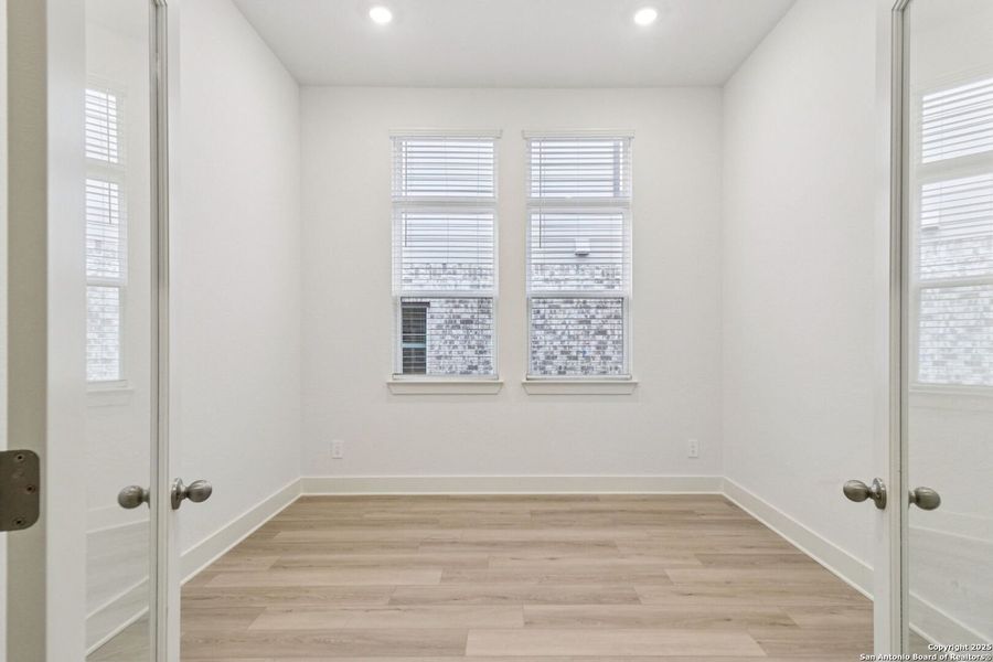 Spacious, unfurnished interior of a new home in Sagebrooke - Classic Series, San Antonio (Image 35).