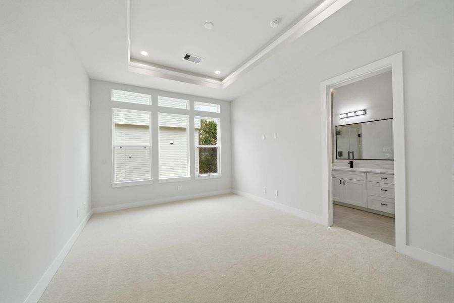 Spacious, unfurnished interior of a new home in , Houston (Image 22).