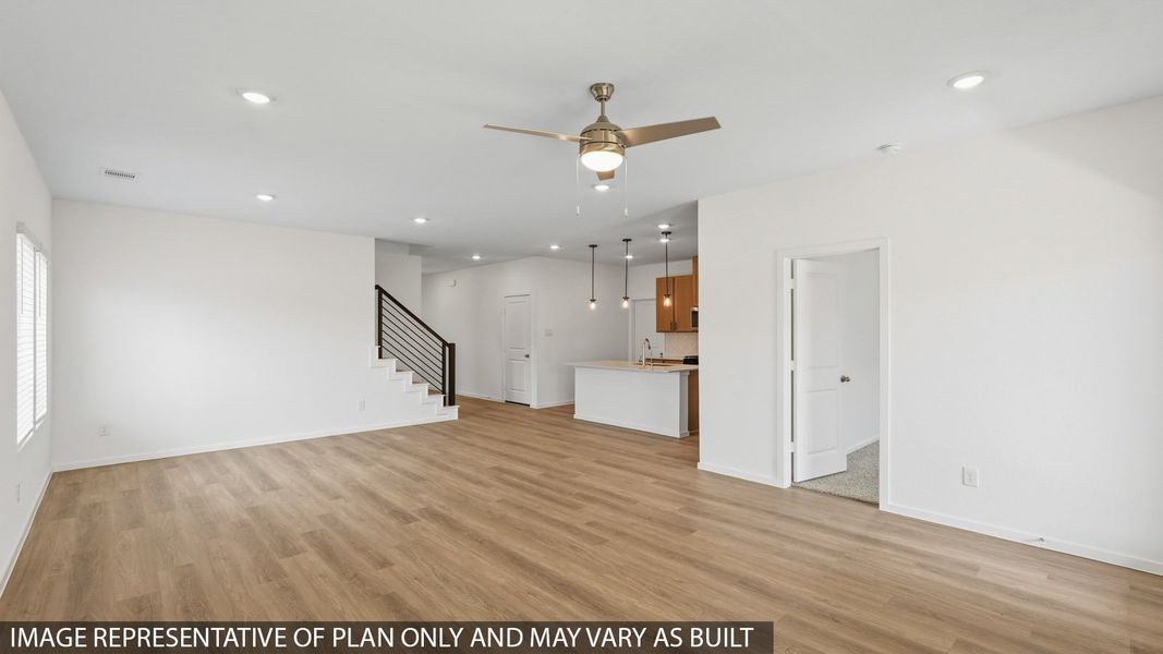 Spacious, unfurnished interior of a new home in Silverthorne, Conroe (Image 13). Spacious, unfurnished interior of a new home in Silverthorne, Conroe (Image 13).