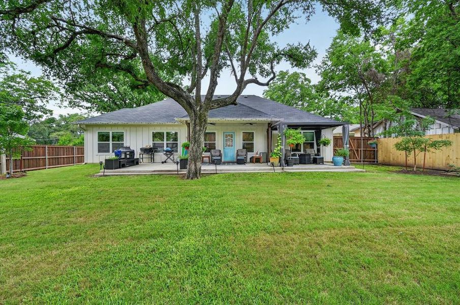 Exterior details and patio area of a home in , Cleburne (Image 25).