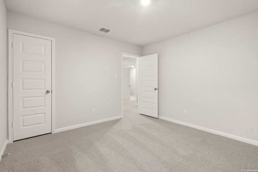 Spacious, unfurnished interior of a new home in Applewhite Meadows, San Antonio (Image 25).