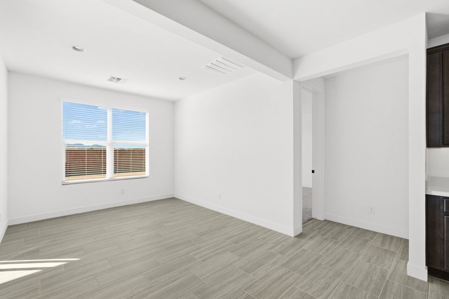 Spacious, unfurnished interior of a new home in Artisan at Asante, Surprise (Image 22).