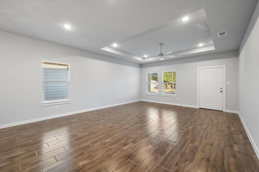 Spacious, unfurnished interior of a new home in , Corsicana (Image 28).