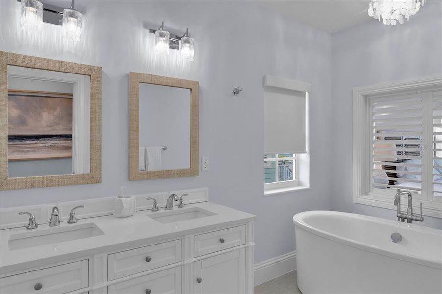 Furnished interior view inside a new home in , Marathon (Image 41).