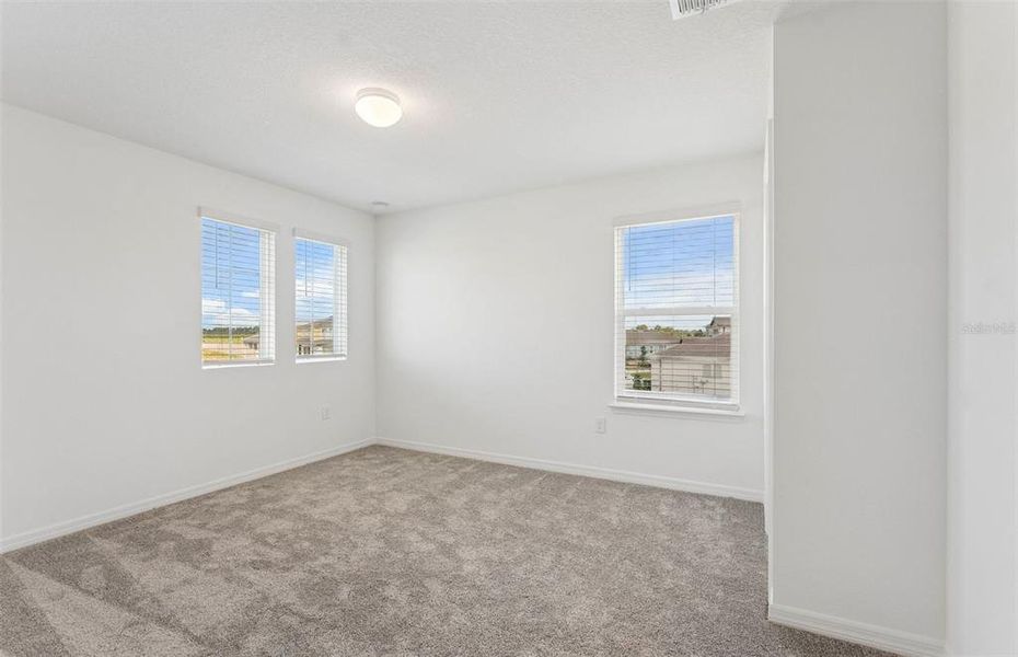 Spacious, unfurnished interior of a new home in Silverlake, Lake Alfred (Image 12).