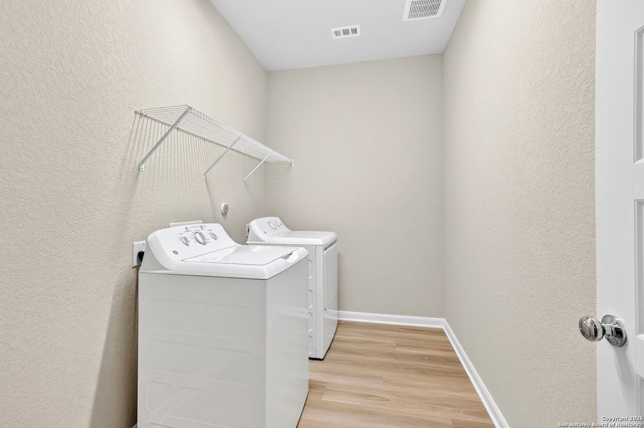 Close-up of interior finishes inside a home in Winding Brook, San Antonio (Image 14).