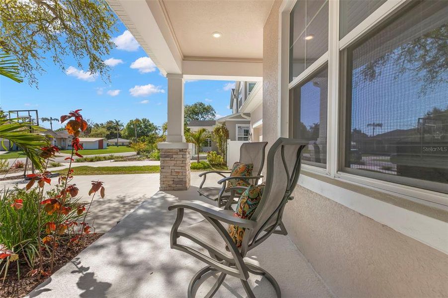 Exterior details and patio area of a home in , St. Petersburg (Image 3).