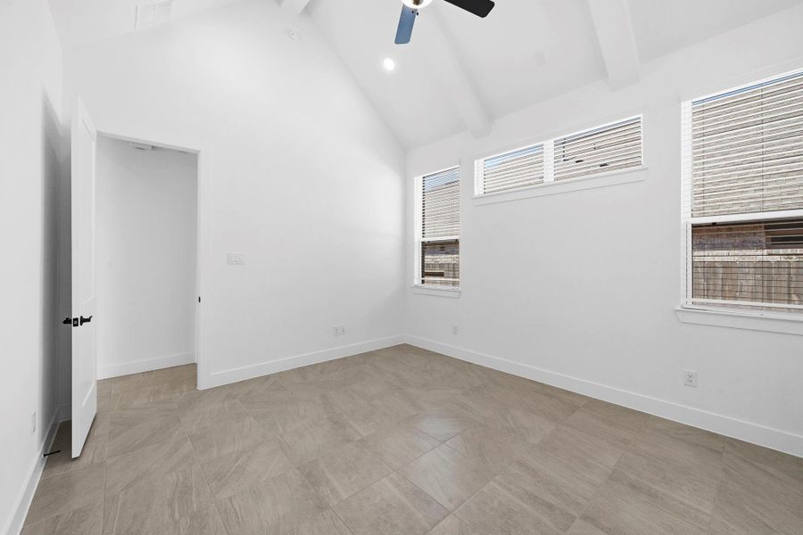 Spacious, unfurnished interior of a new home in The Trails, New Caney (Image 19).