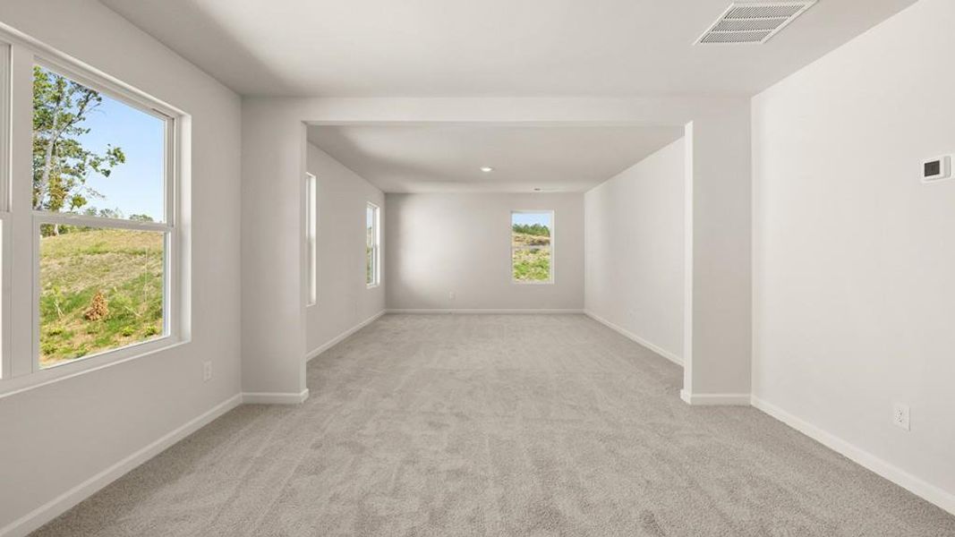 Spacious, unfurnished interior of a new home in , Union City (Image 27).