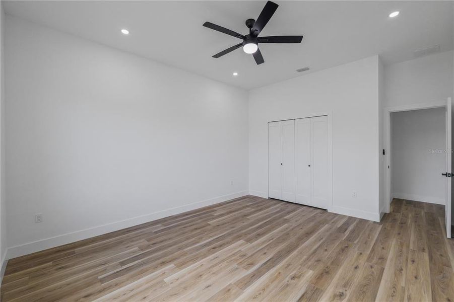 Spacious, unfurnished interior of a new home in , Hudson (Image 23).