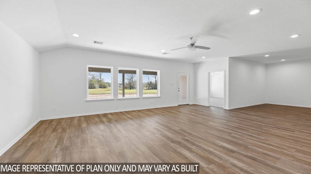 Representative unfurnished interior of a home built from the Eureka by D.R. Horton in Williams Reserve East, Conroe (Image 16).