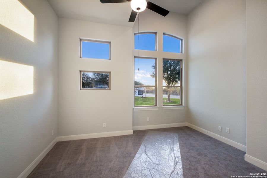 Spacious, unfurnished interior of a new home in Harvest Hills, Marion (Image 23).