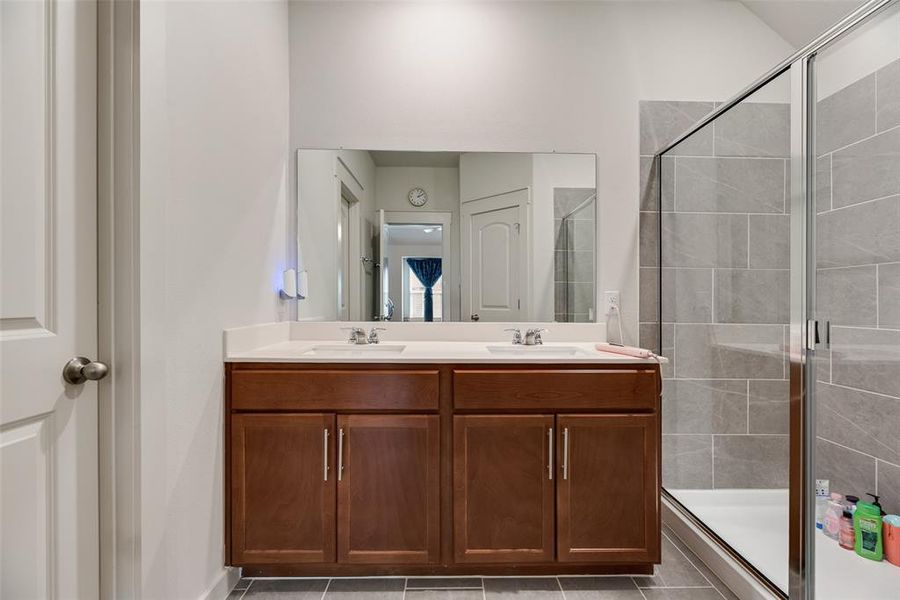 Furnished interior view inside a new home in Walden Pond, Forney (Image 16).