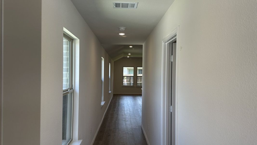 Spacious, unfurnished interior of a new home in Cartwright Ranch, Crandall (Image 11). Spacious, unfurnished interior of a new home in Cartwright Ranch, Crandall (Image 11).