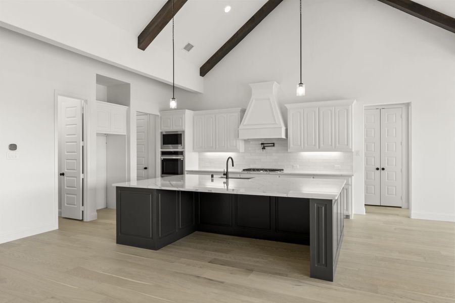 Representative furnished interior of a home built from the Somerset by Windsor Homes in Winding Creek, Rockwall (Image 9).
