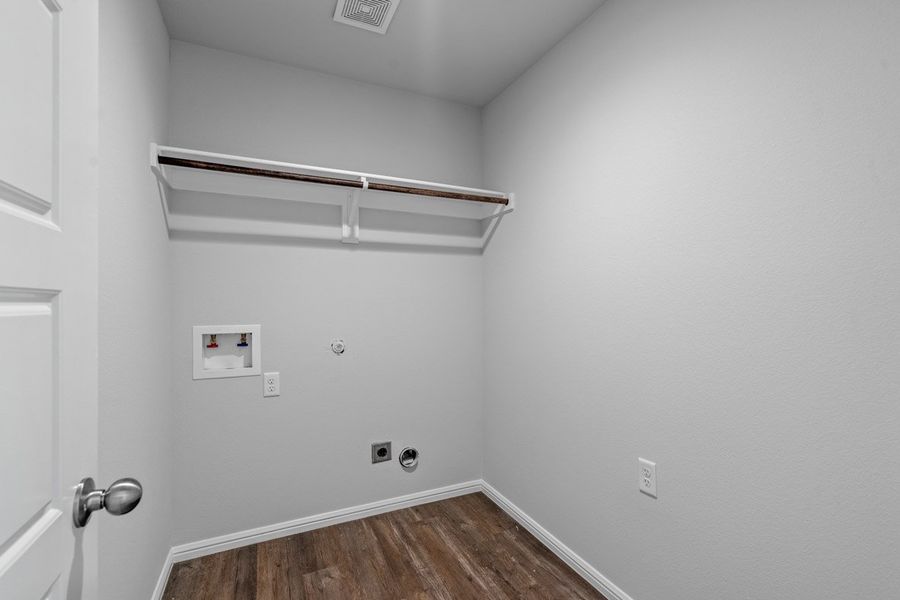 Representative furnished interior of a home built from the KINGSTON by D.R. Horton in Faculty Row, Abilene (Image 23).