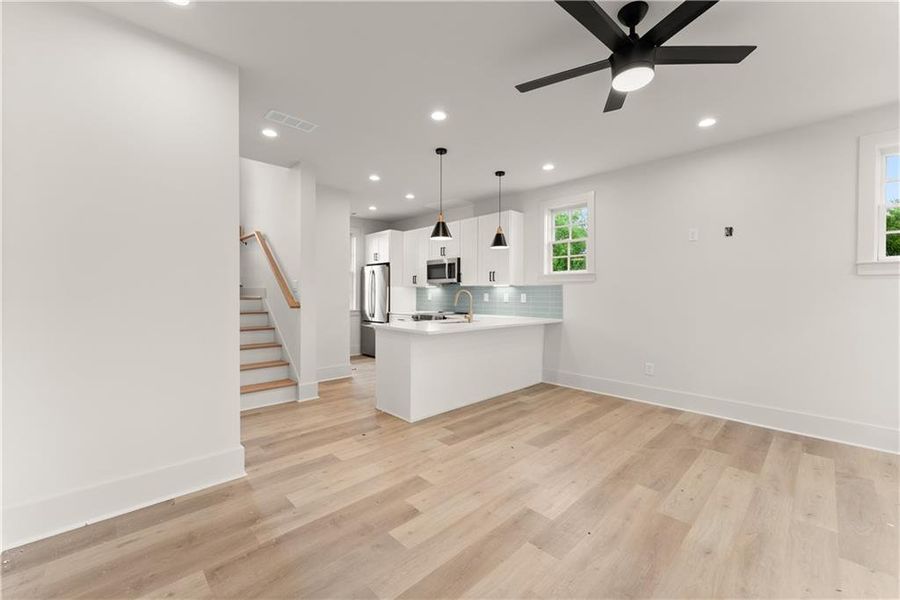 Spacious, unfurnished interior of a new home in , Gainesville (Image 17).
