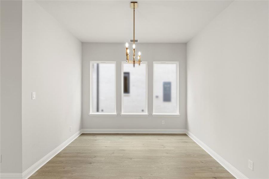 04. 9324 Blooming Ivy - Dining 04. 9324 Blooming Ivy - Dining