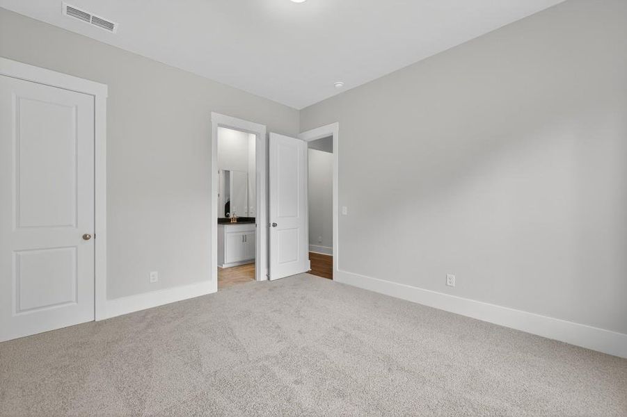 Spacious, unfurnished interior of a new home in Red Bird Manor, Jefferson (Image 28).