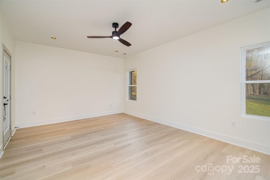 Spacious, unfurnished interior of a new home in , Shelby (Image 20).
