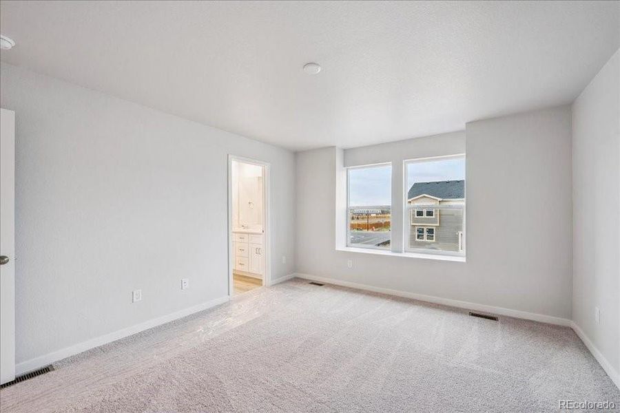 Spacious, unfurnished interior of a new home in Farmlore, Brighton (Image 13).