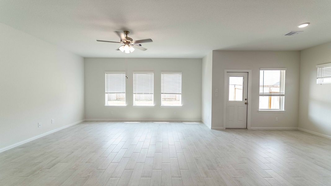 Spacious, unfurnished interior of a new home in Bluestem, Brookshire (Image 11).
