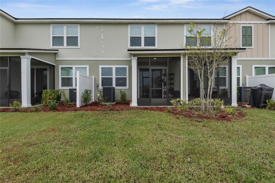 Exterior details and patio area of a home in , Palm Coast (Image 1).