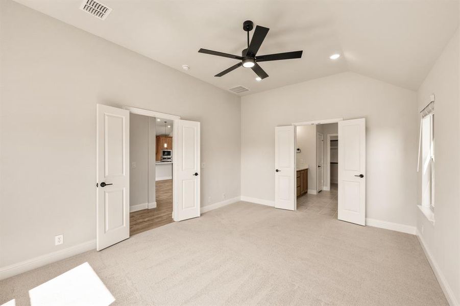 Spacious, unfurnished interior of a new home in Hulen Trails Classic 50, Fort Worth (Image 29). Spacious, unfurnished interior of a new home in Hulen Trails Classic 50, Fort Worth (Image 29).