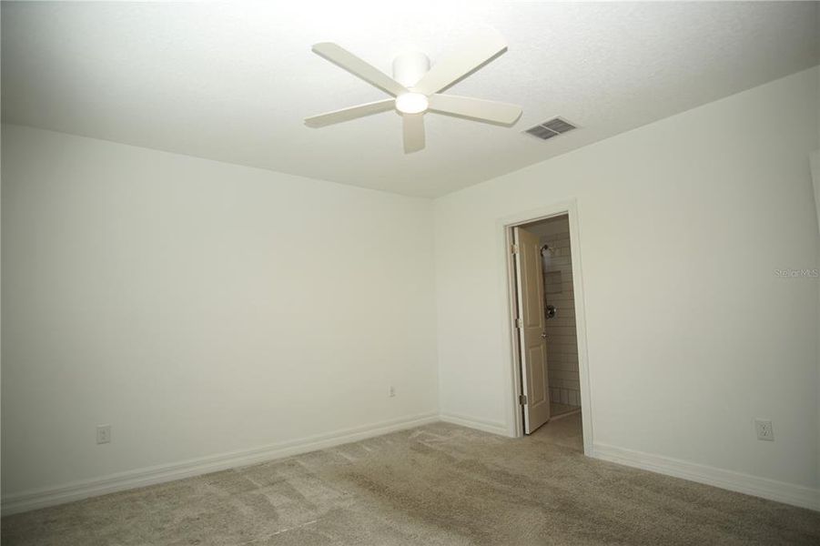 Spacious, unfurnished interior of a new home in Summers Cay, Thonotosassa (Image 29).