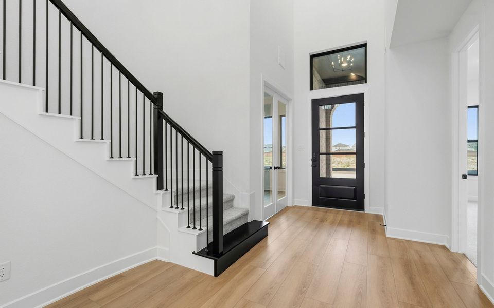 Spacious, unfurnished interior of a new home in Elyson, Katy (Image 11).