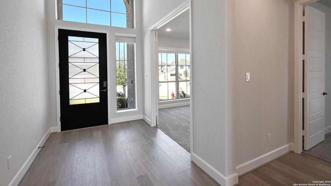 Spacious, unfurnished interior of a new home in Johnson Ranch 55', Bulverde (Image 16). Spacious, unfurnished interior of a new home in Johnson Ranch 55', Bulverde (Image 16).