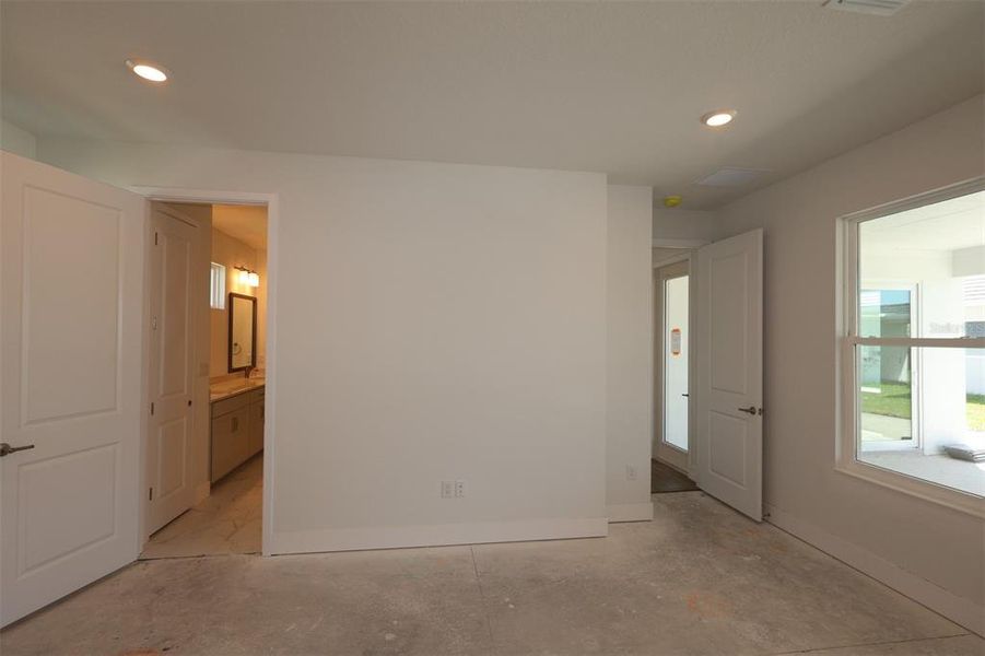 Spacious, unfurnished interior of a new home in Vistera of Venice – Cottage Series, Nokomis (Image 20).