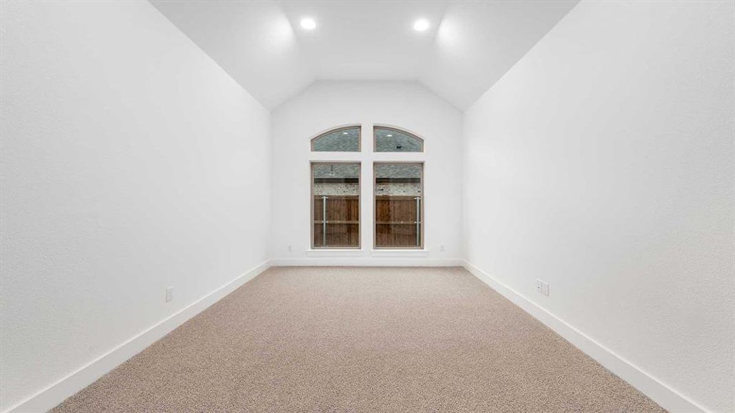 Spacious, unfurnished interior of a new home in Myrtle Creek 60', Waxahachie (Image 12).