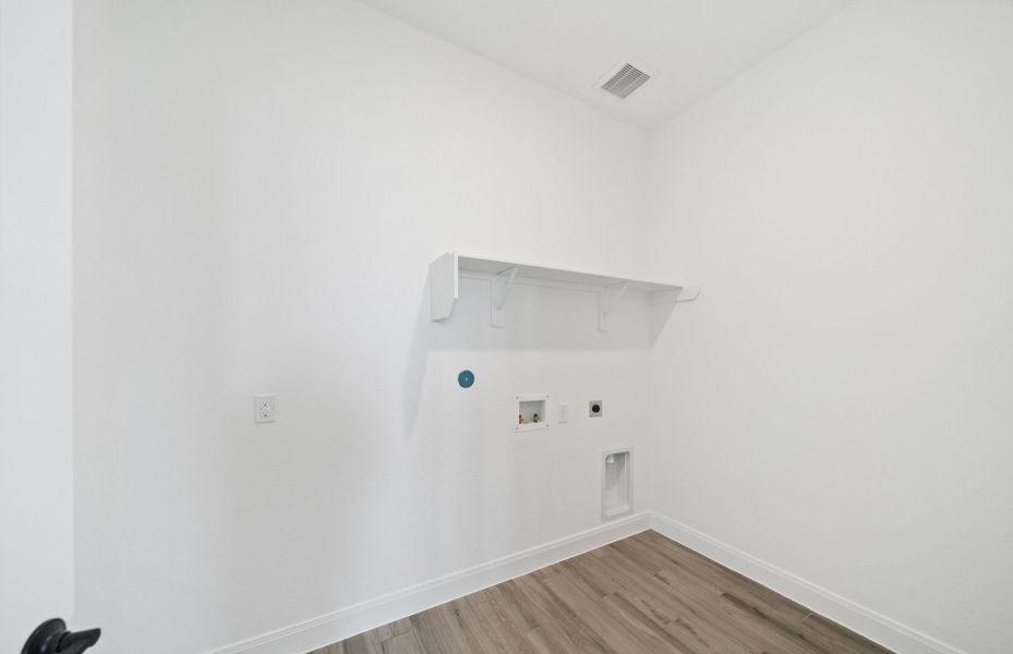 Representative unfurnished interior of a home built from the Farwell by Pulte Homes in Katy Court, Katy (Image 30).