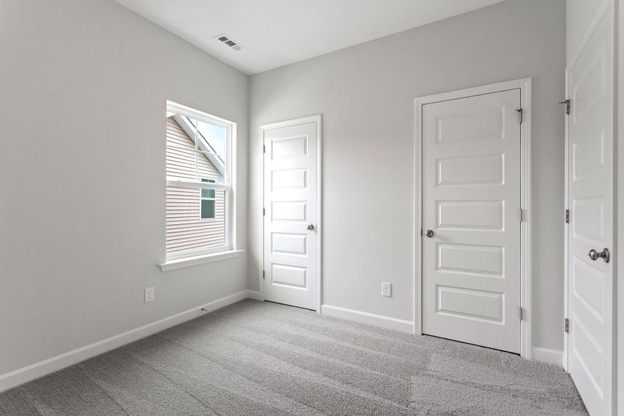 Spacious, unfurnished interior of a new home in , Summerville (Image 14).