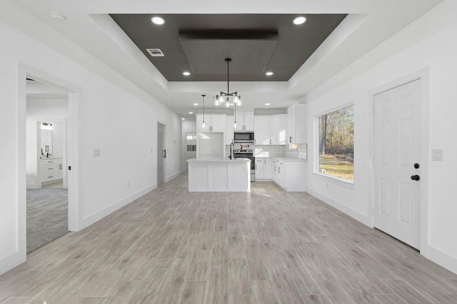 Spacious, unfurnished interior of a new home in , Willis (Image 26).