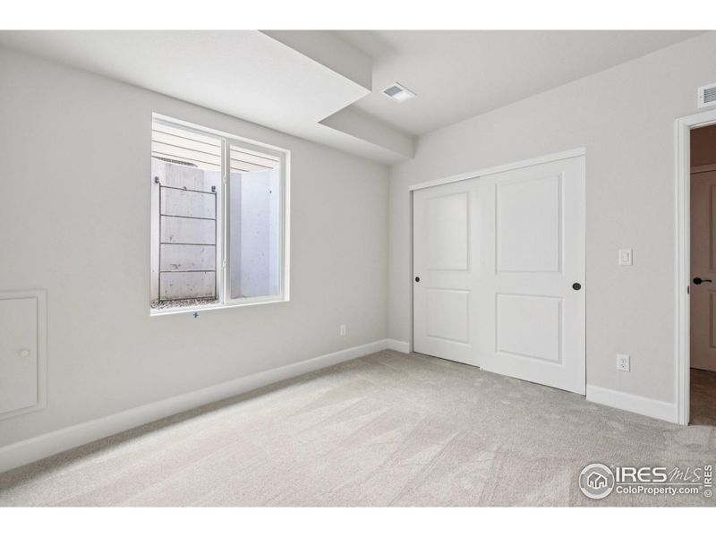 Spacious, unfurnished interior of a new home in The Villas Collection at Sterling Ranch, Littleton (Image 28).