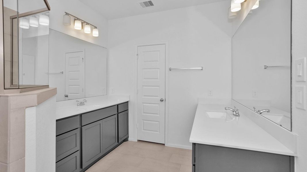 Furnished interior view inside a new home in Candela South 40', Richmond (Image 6).