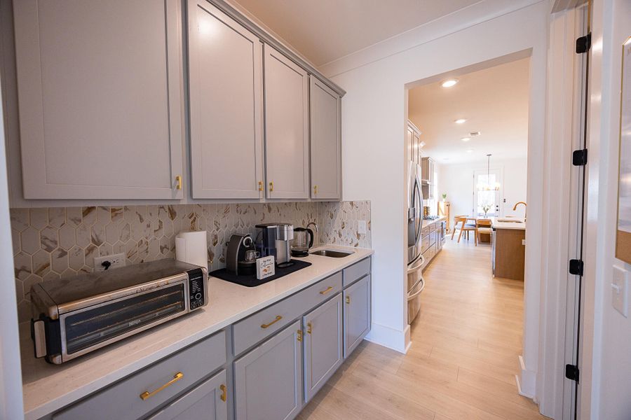 Furnished interior view inside a new home in , Ravenel (Image 31).