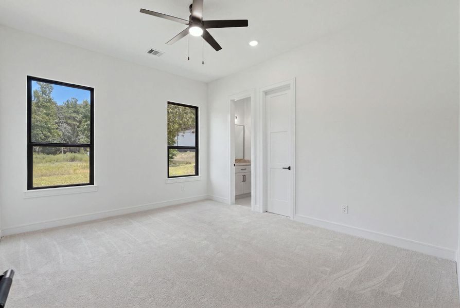 Spacious, unfurnished interior of a new home in , Willis (Image 37).