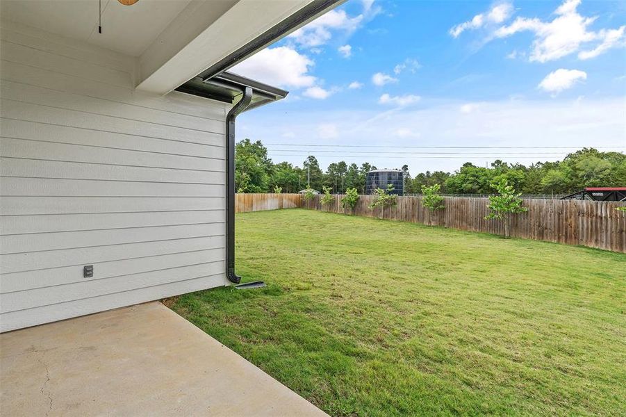 Exterior details and patio area of a home in , Lindale (Image 4).