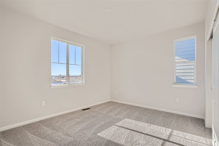 1333 lorraine circle south - web quality - 022 - 25 2nd floor bedroom