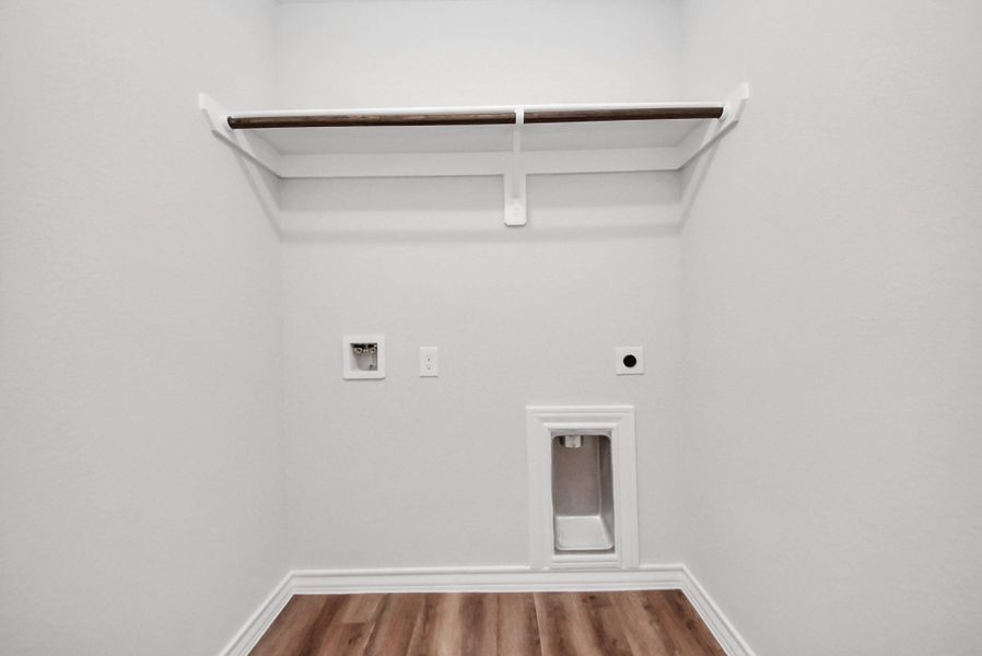 Spacious, unfurnished interior of a new home in Hill & Dale Ranch, Splendora (Image 43).