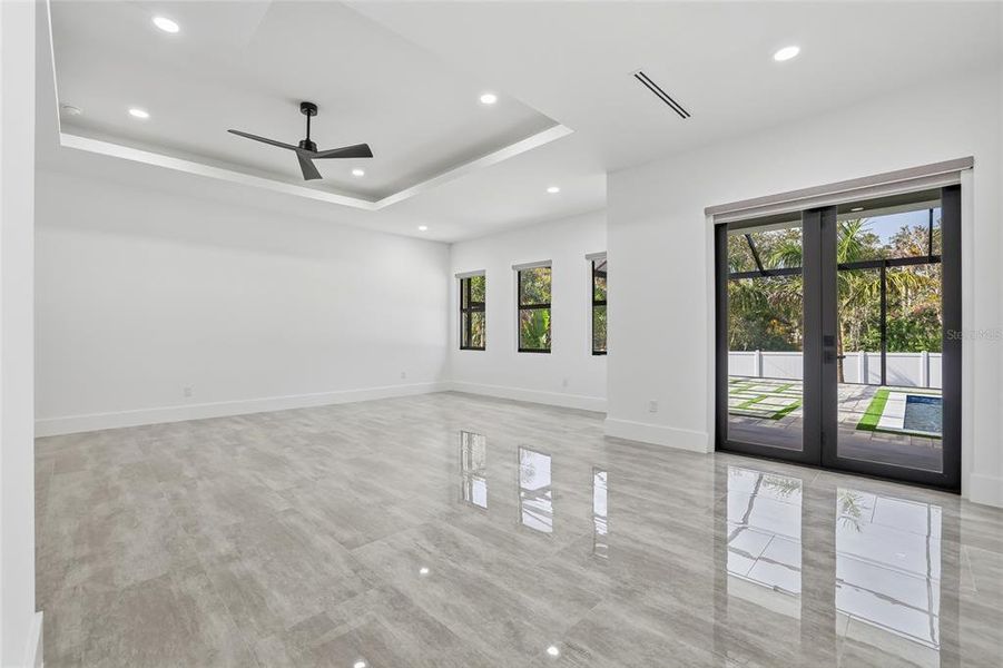 Spacious, unfurnished interior of a new home in , Tampa (Image 84).