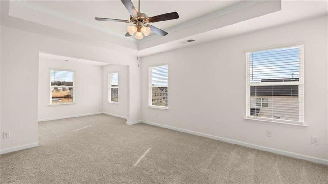 Spacious, unfurnished interior of a new home in Water Oak Estates, Lawrenceville (Image 24).