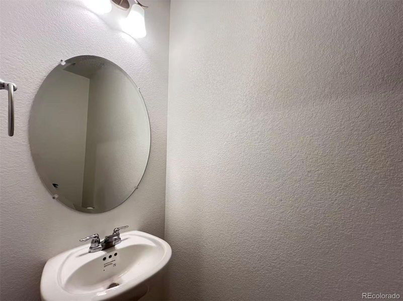 Image 34 of a home in Looking Glass.