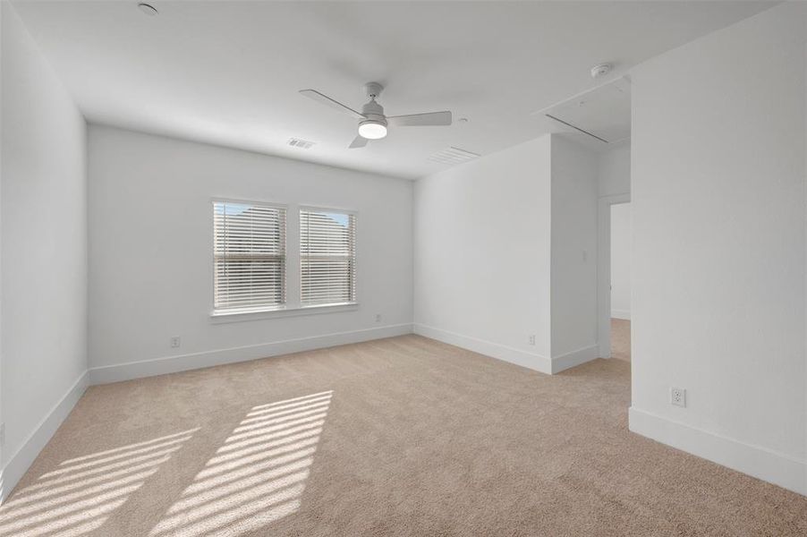 Spacious, unfurnished interior of a new home in Kreymer at the Park, Wylie (Image 36).