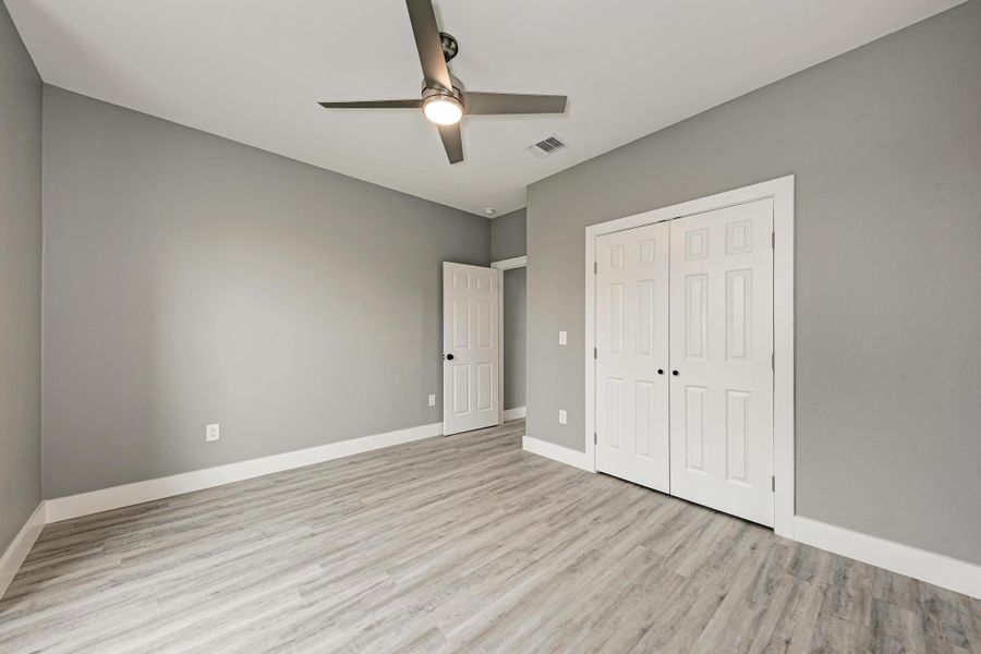 Spacious, unfurnished interior of a new home in , Paige (Image 31).